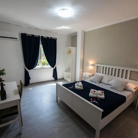 Alojamento de Acomodação e Pequeno-almoço Cosmo A Pochi Passi Da Tropea 4*